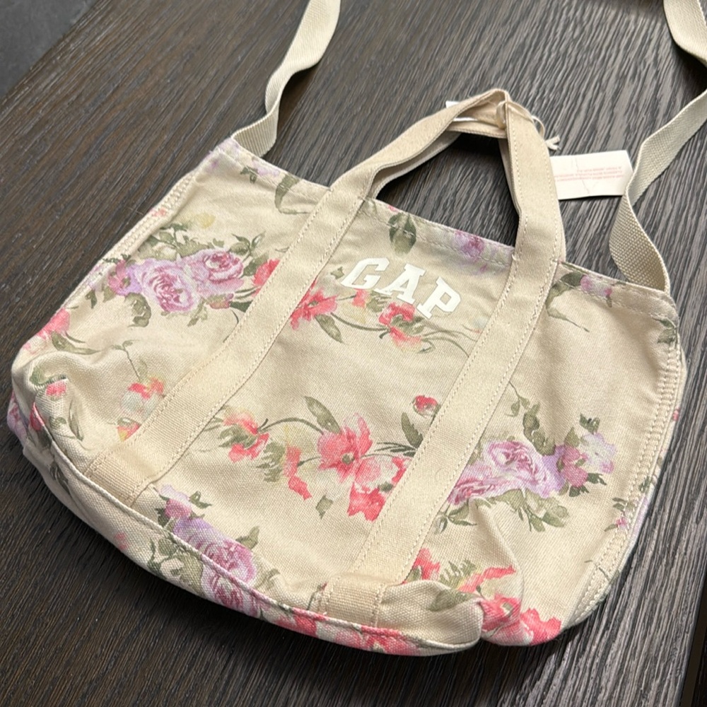 Loveshackfancy x Gap collab crossbody bag - Picture 1 of 3
